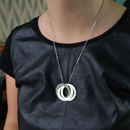 Alternative view of Kolmekordne kaelakee