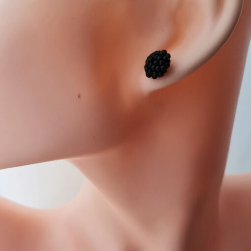 Alternative view of Täppkõrvarõngad - Frostage - mattmust