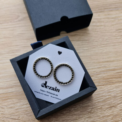 Alternative view of Ümmargused kõrvarõngad - tumepärlipruun