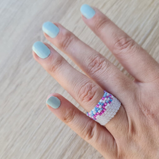 Alternative view of Seemnehelvestest sõrmus "Kirju"