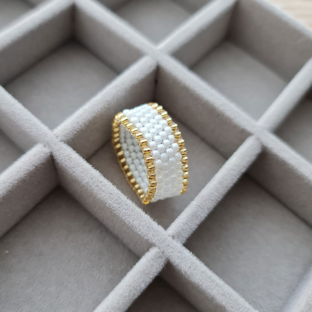 Gold seed bead ring | RAdezain