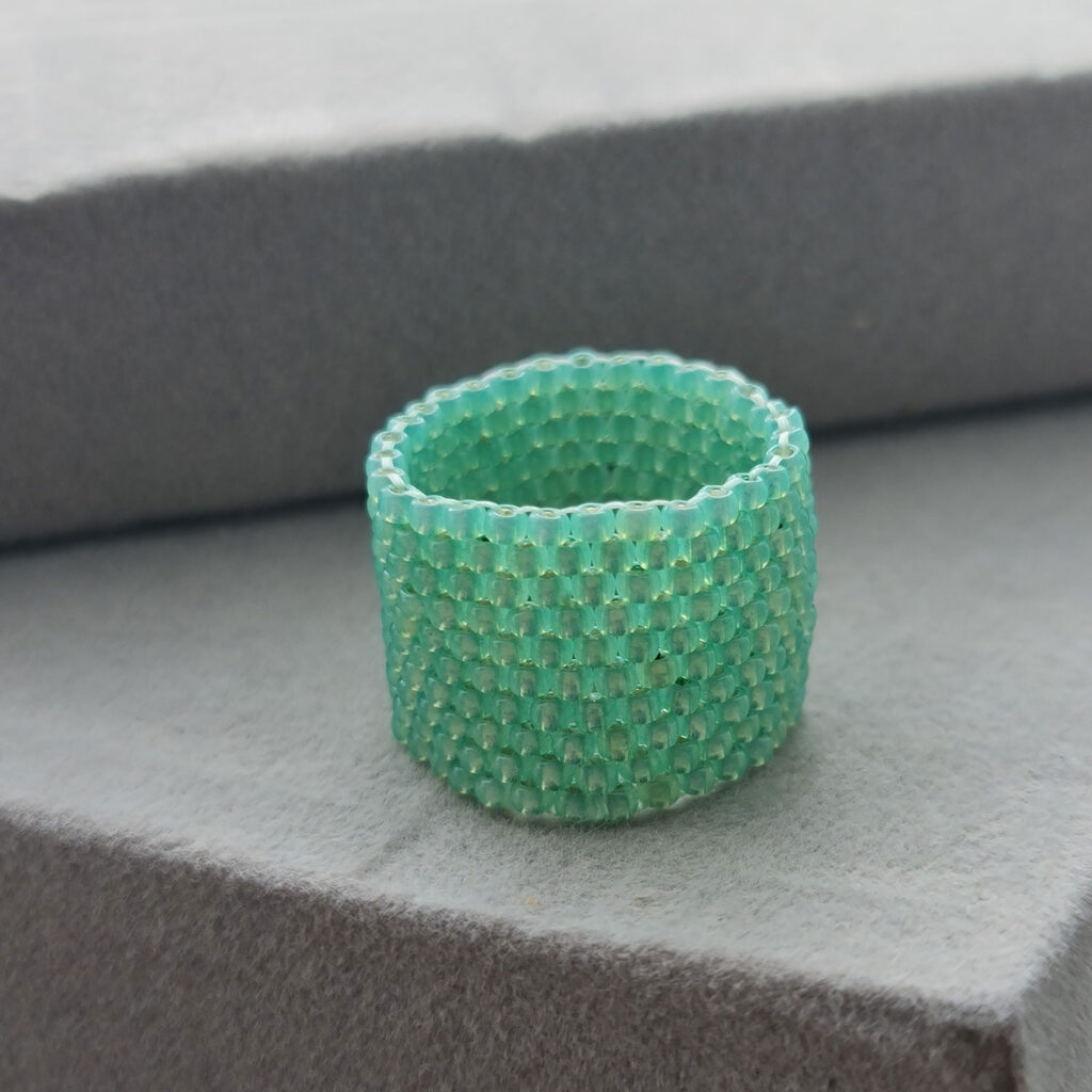 Green seed bead ring | RAdezain
