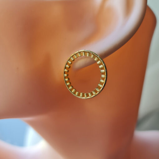 Alternative view of Kuldsed ümmargused kõrvarõngad - kuldne