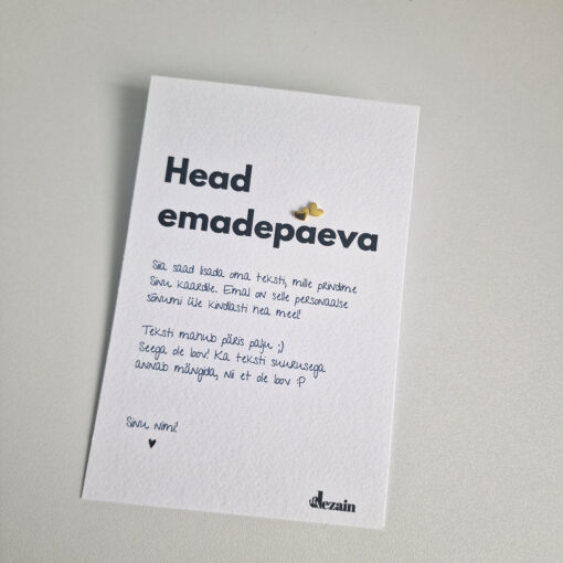 Alternative view of Emadepäeva kaart südamekujuliste kõrvarõngastega